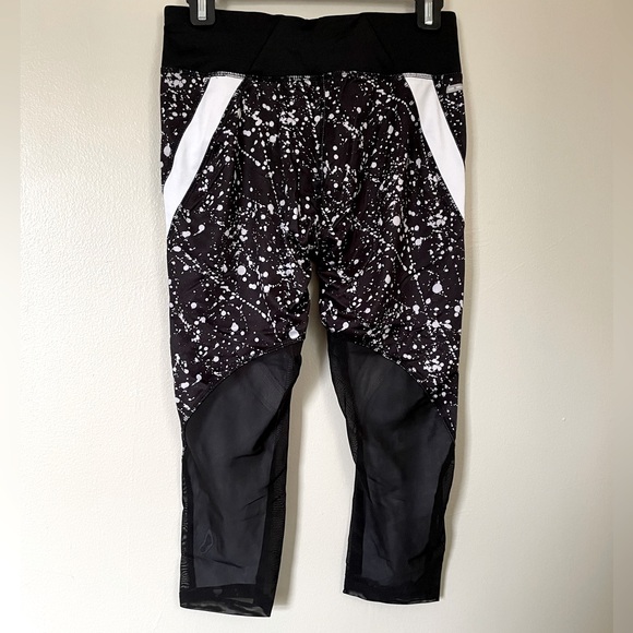 Danskin | Galaxy Mesh Capri Leggings | Size Small - Picture 7 of 8